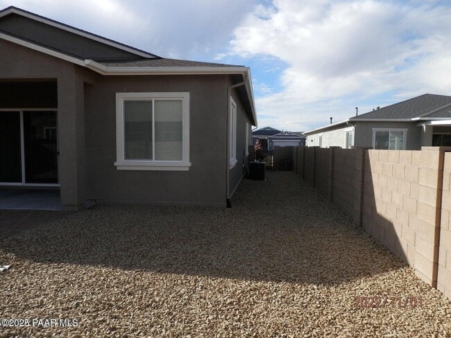 6882 Gables Trl