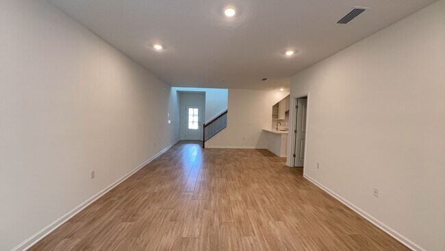 Photo - Luxury 3 Bedroom 2.5 Bath 2 car garage Townhome in the Gated Community of the Hammock