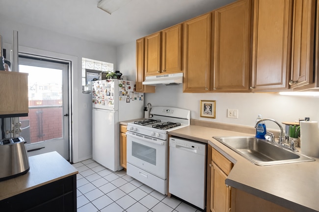 Photo - 2461 N Clark St Unit 3