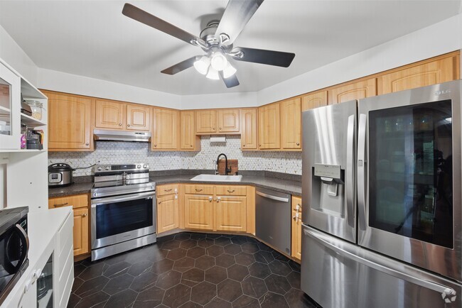 Building Photo - 1508 Harmon Cove Tower Unit 1508 Rental