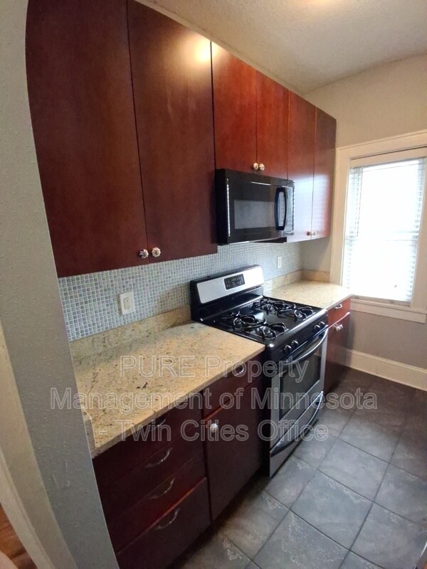 Photo - 2881 Irving Ave S Unidad 105