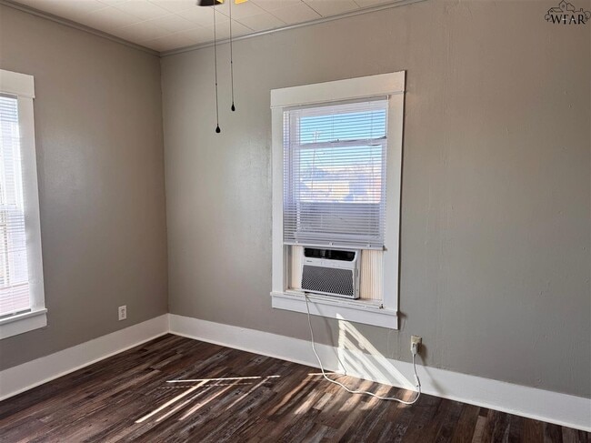 Photo - 1100 Burnett St