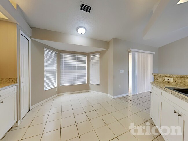Photo - 10499 Little St