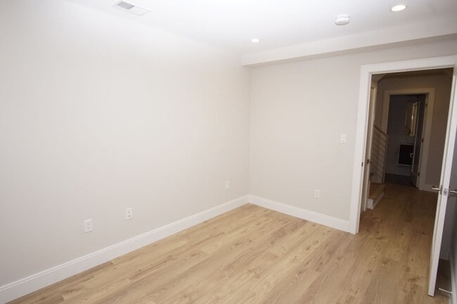 2 Evandale Ter Unit 1