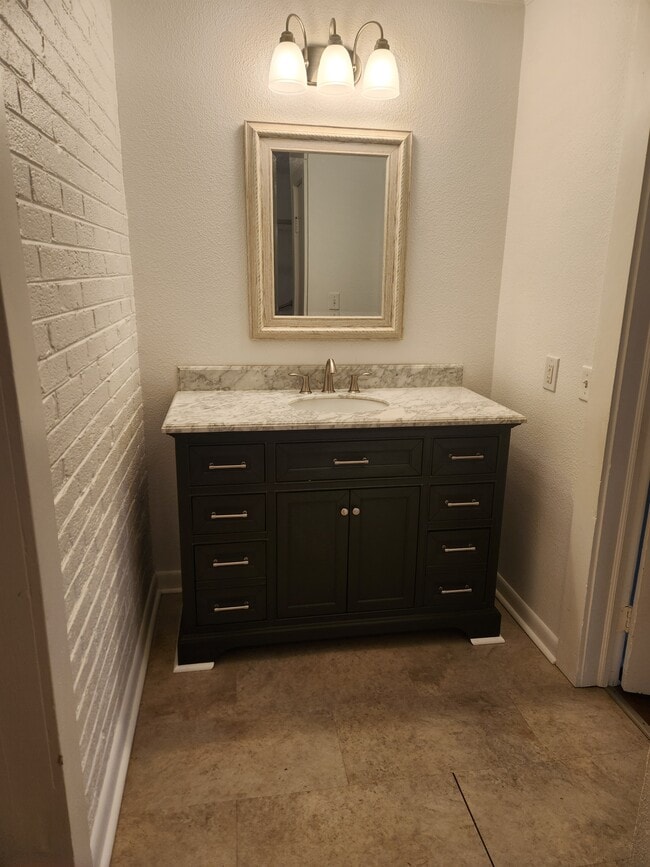 Photo - 103 McMinn Ave