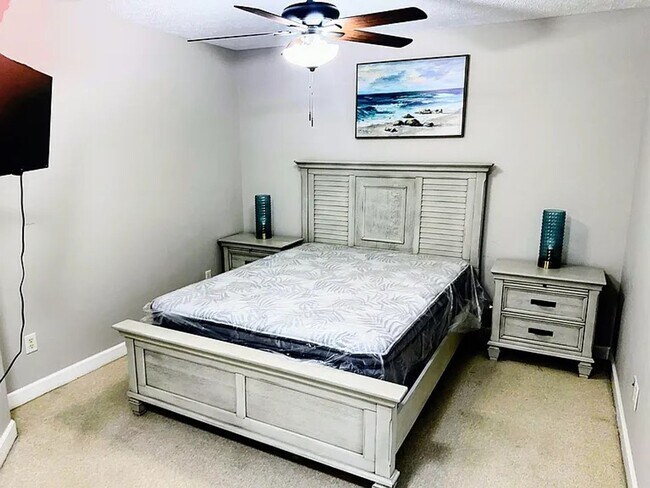 Photo - 2 Bedroom 1.5 Bath Near Navy Base