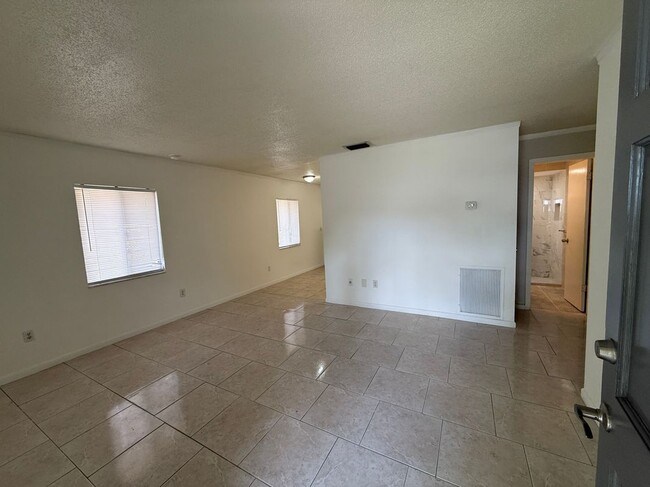 Photo - 5829 Casablanca Ct