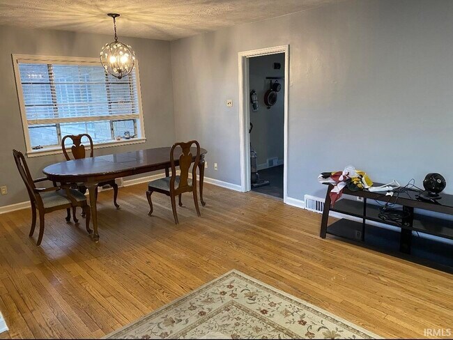 Photo - 2000 Atwater Ave