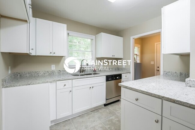 Photo - 3 Bedroom Pet-Friendly Home in Marietta, GA with Main Street Renewal