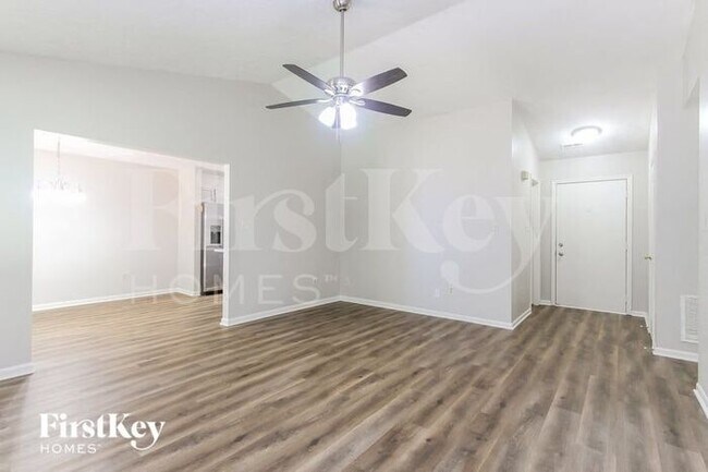 Photo - 5610 Simmul Ln