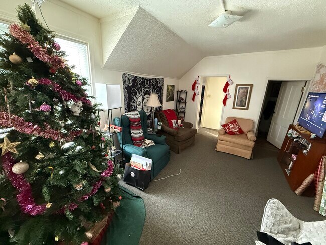 Photo - 514 Niagara St Unit C