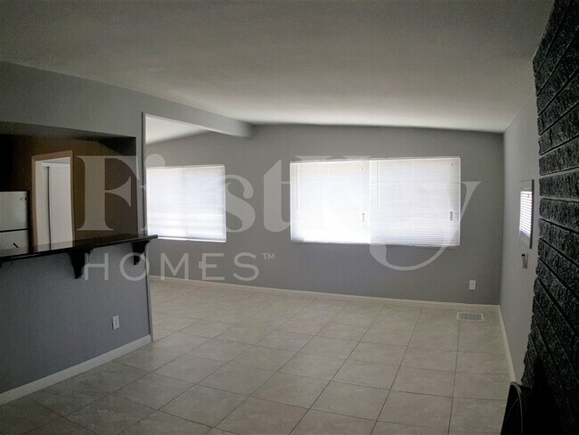 Photo - 332 Wisteria Ave
