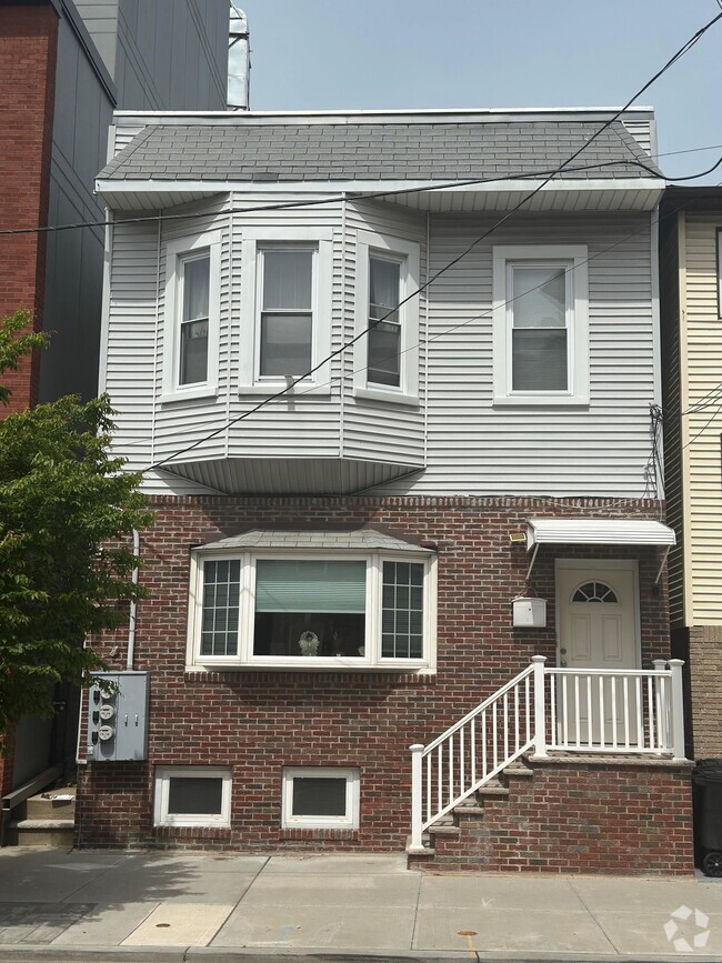 Building Photo - 265 Cambridge Ave Rental