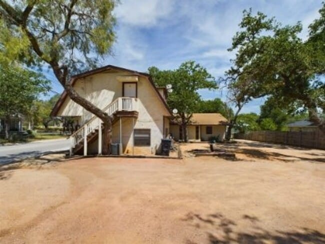 Building Photo - 321 W Park St Unit 4