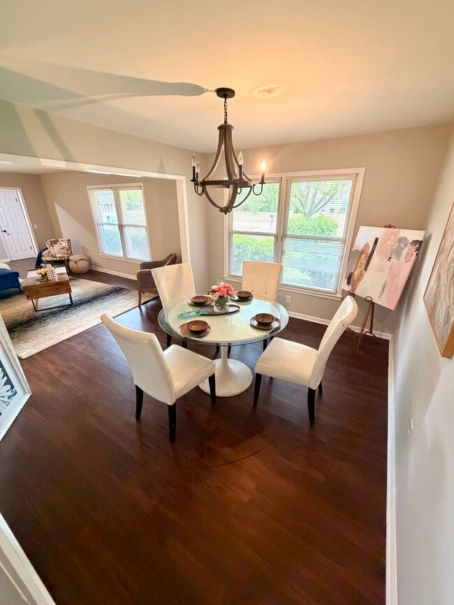 Photo - 310 Wimbledon Dr