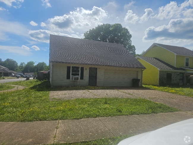 Building Photo - 4705 Old Raleigh Millington Rd Rental