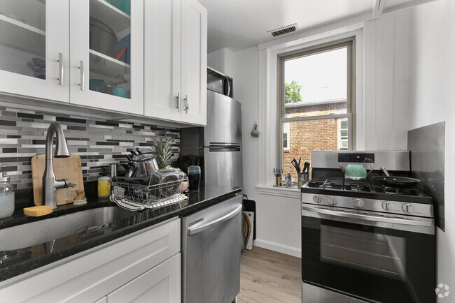 Building Photo - 10 Woodbridge St Unit 6 Rental