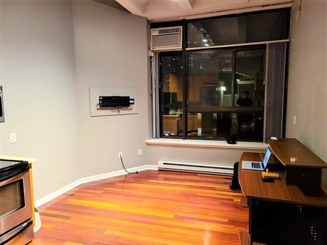 Photo - 12 Stoneholm St Unit 426