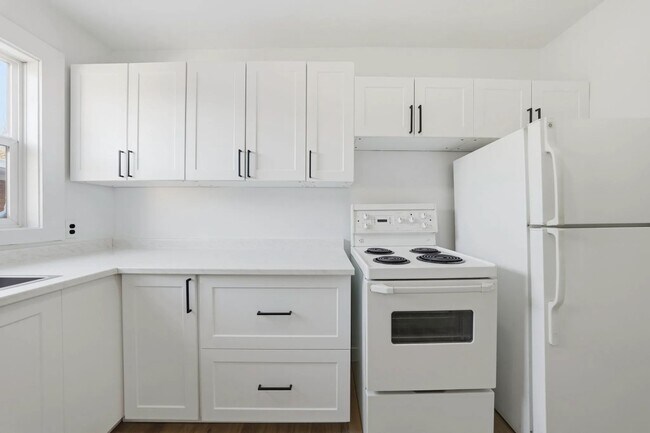 Photo - Monterey Apartments