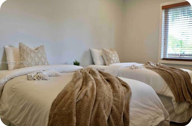 Photo - 601 NW 116th St