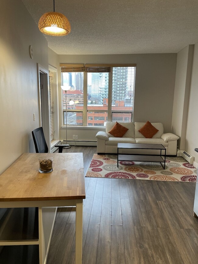 Photo - Upscale 1 Bedroom Apt, Furnished with Utilities Included