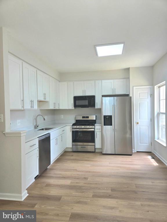 43283 Chokeberry Square