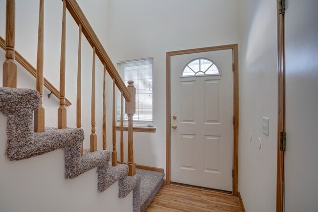 Photo - 6101-6103 Unidad 6101