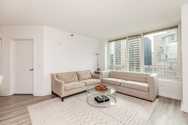 Photo - 33 W Ontario St Unit 32c