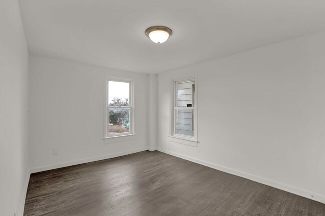 Photo - 569 Pleasant St