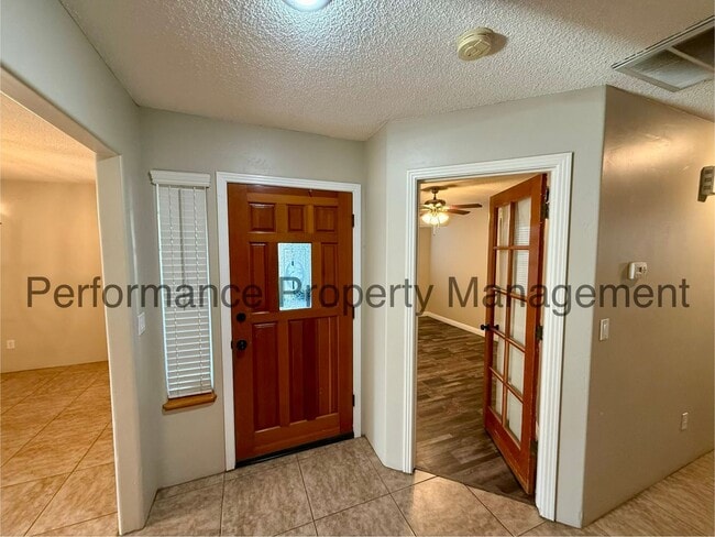 Photo - 10910 Mohican Dr