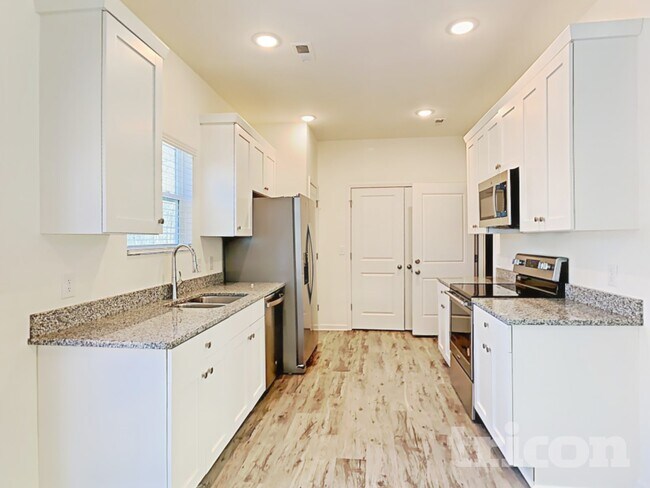 Photo - 820 Caper St