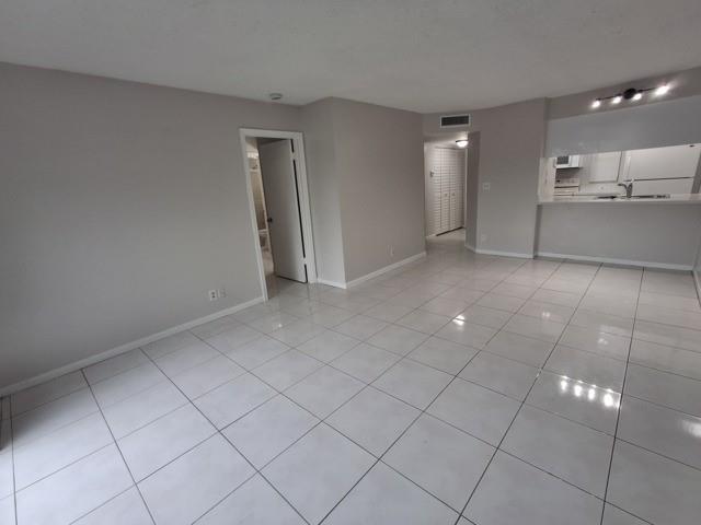 Photo - 9917 Twin Lakes Dr