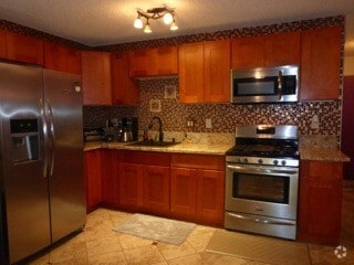 Building Photo - 355 Kalanianaole St Rental