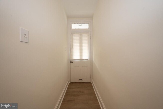 Photo - 717 Miller St