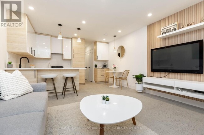 Photo - 55 Dearbourne Ave