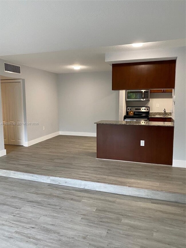 Building Photo - 8950 SW 69th Ct Unit 308