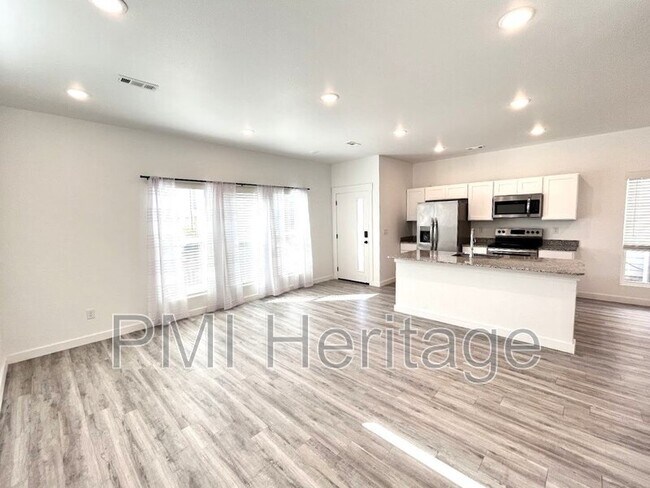 Photo - 950 Ventnor Ave