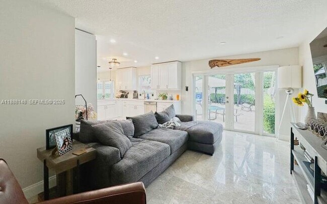 Photo - 10620 SW 67th St