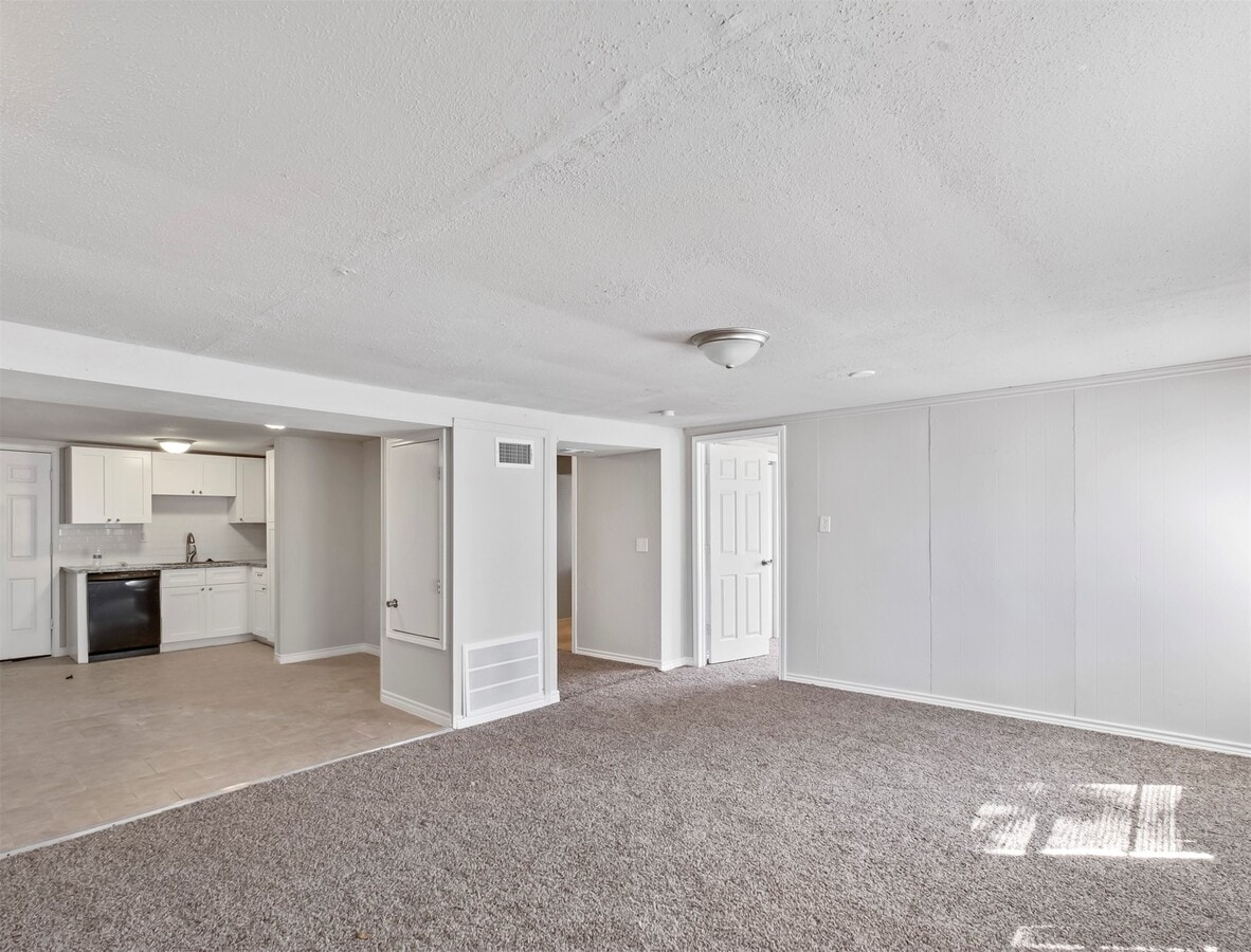 Photo - 741 Vine St