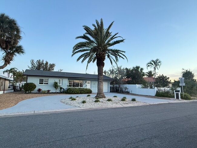 Photo - 490 82nd Ave