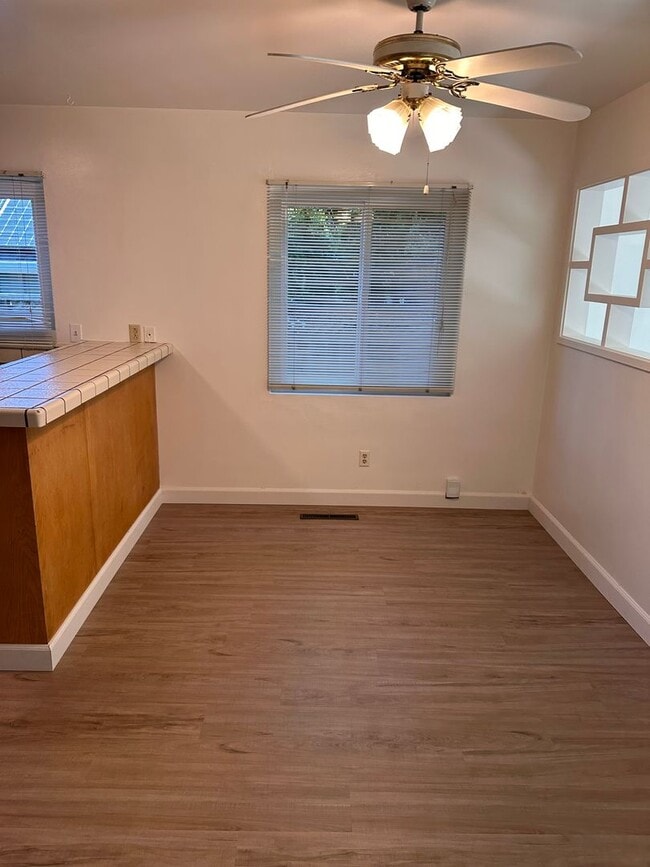 Photo - pine764 Unidad B