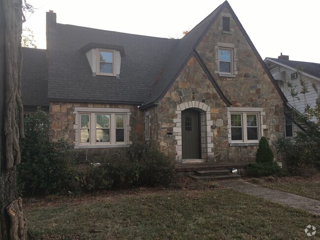 Front Yard View - 433 N Cypress St Unit A Rental