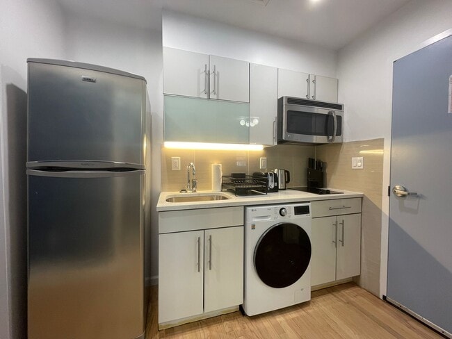 Photo - 230 Sullivan St