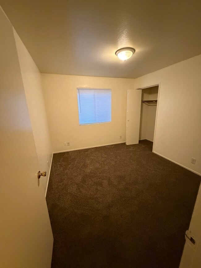 Photo - 122 Frisbie St