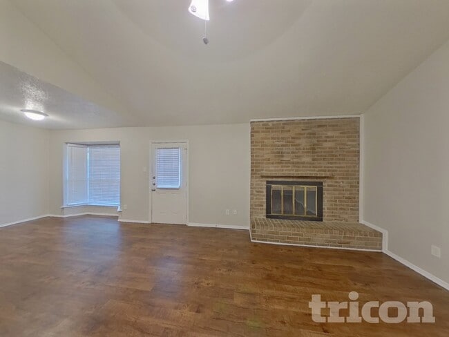 Photo - 717 Marlow Pl