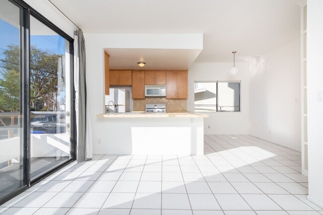 Photo - Prime Venice 1Bed/1Bath Condo! Don't Miss Out!