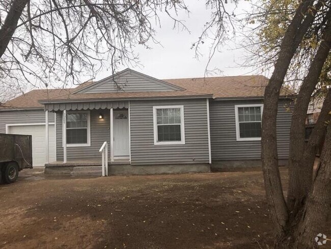 Building Photo - 3 bed 1 bath with 1 car garage! Rental