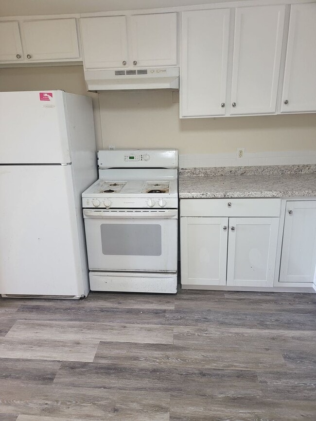 Photo - 721 Santa Fe Ave SW Unit Back