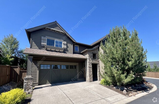 Building Photo - 4 BR - 2.5 BA Luxury Golf Course Living on... Rental