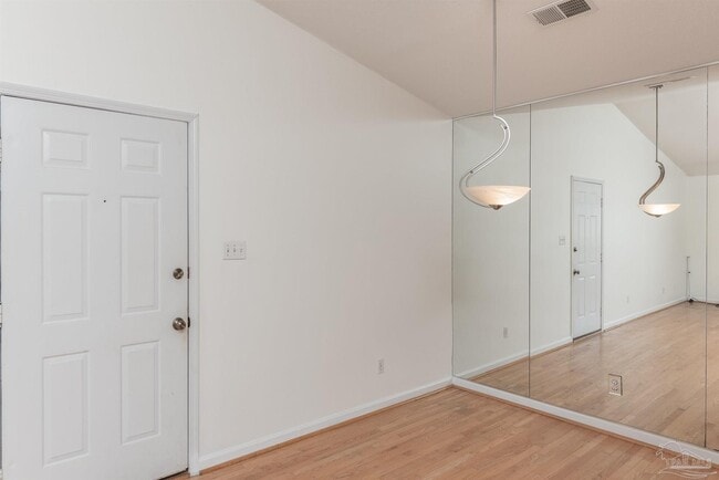 Photo - 2300 W Michigan Ave Unidad 16